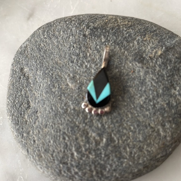 Vintage Zuni Native American Turquoise Jet Pendant - Picture 8 of 8